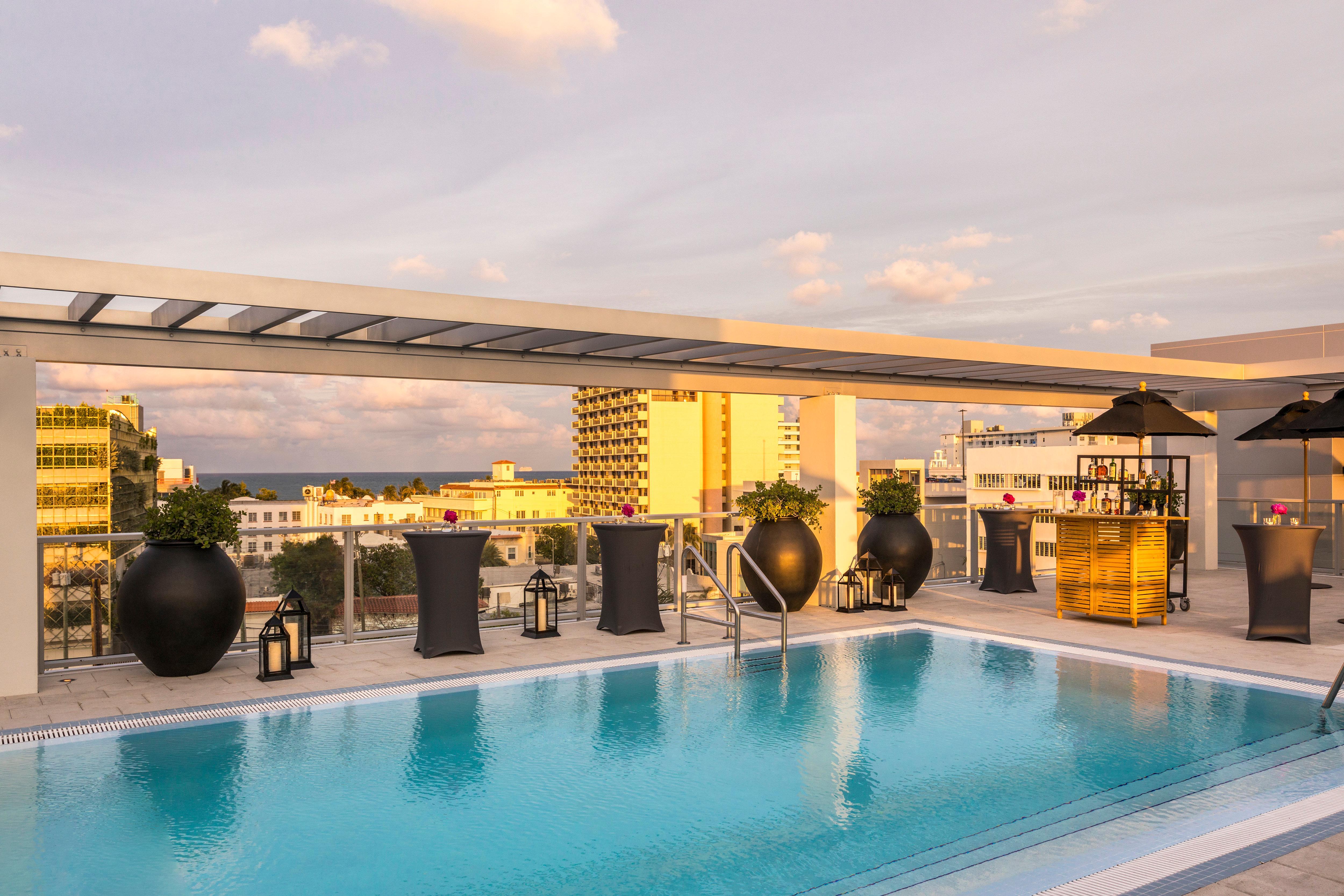 Kimpton Angler'S Hotel South Beach By Ihg Miami Beach Dış mekan fotoğraf Rooftop pool at the Hilton San Juan