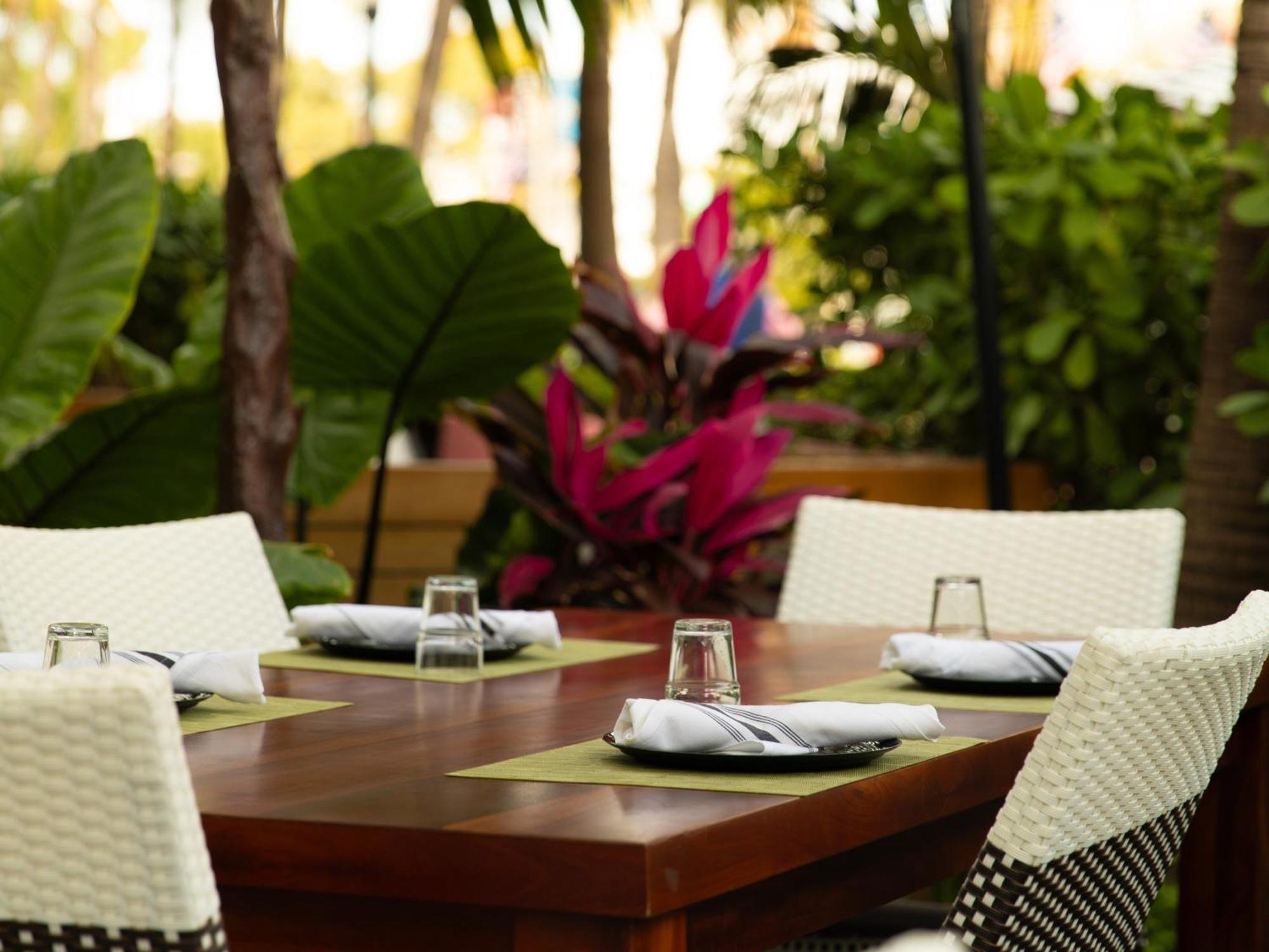 Kimpton Angler'S Hotel South Beach By Ihg Miami Beach Dış mekan fotoğraf The Deck at Island Shores